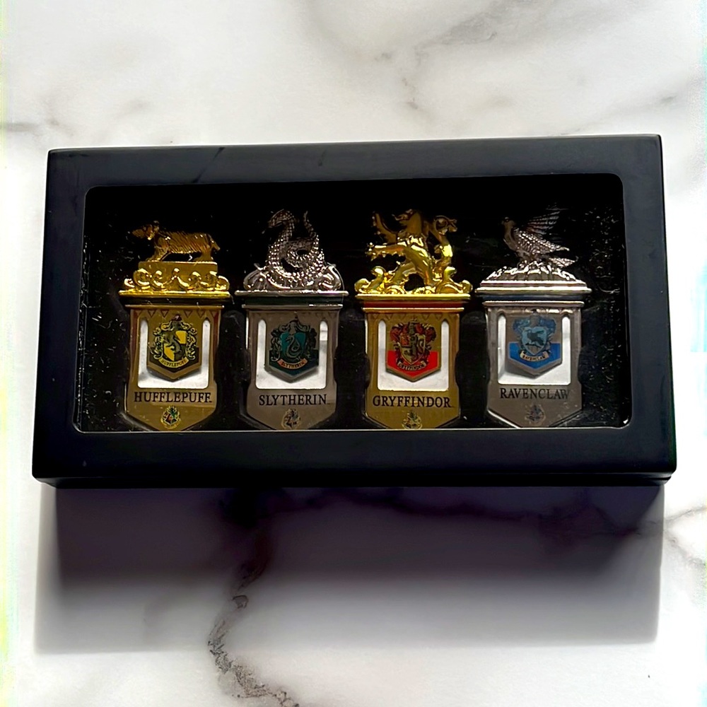💫NEW Harry Potter Hogwarts House Bookmarks